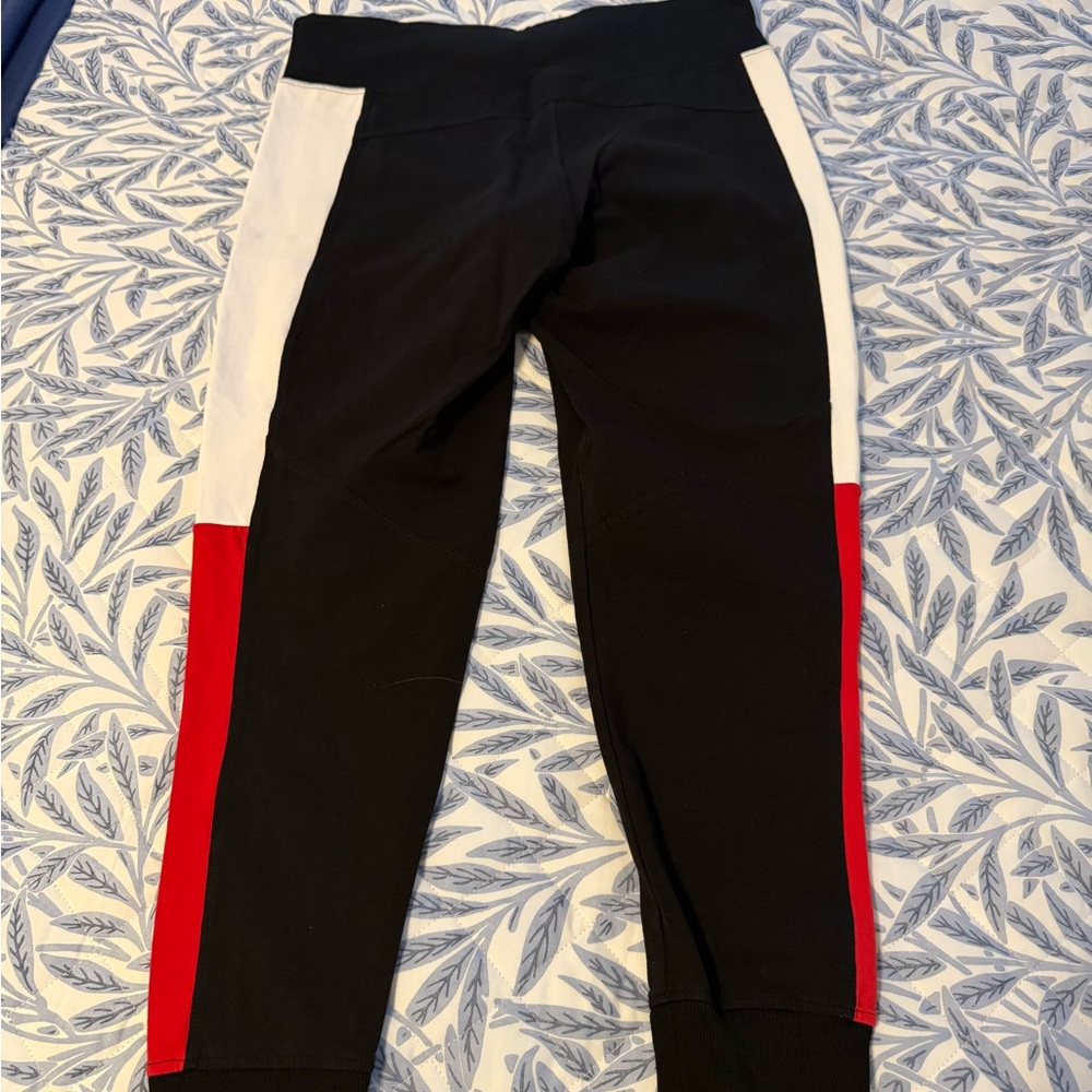 Tommy Hilfiger Women’s Black, Red & White Leggings❗️ - Picture 4 of 10